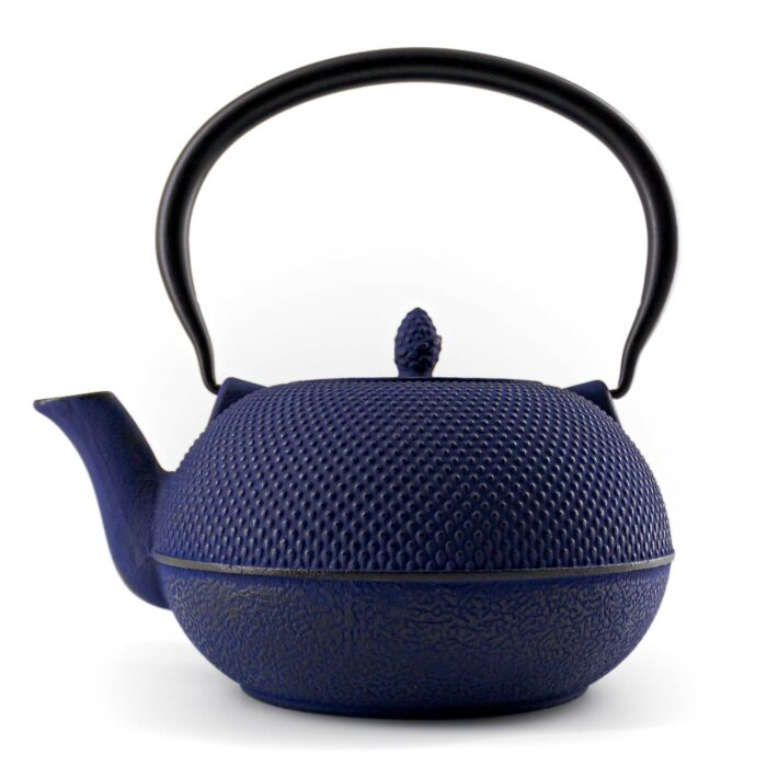 158578 arare gusseisenkanne tetsubin 1800 ml blau 001
