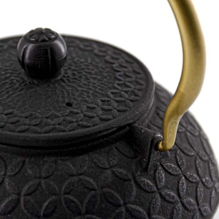 626844 shino gusseisenkanne tetsubin 900 ml schwarz gold 006