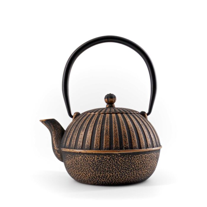 827032 yini gusseisenkanne tetsubin 900 ml schwarz gold 001
