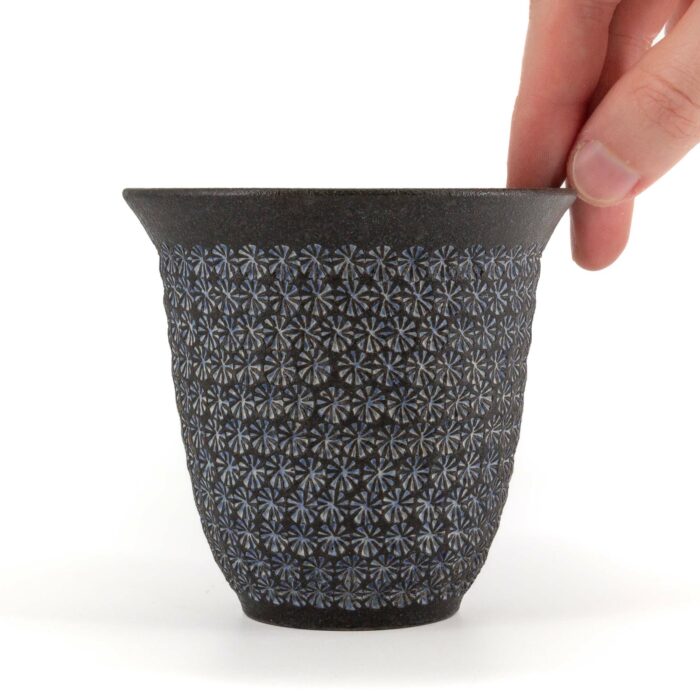 447183 nanban mishimazume keramiktasse tokinoyunomi 300 ml schwarz blau 002