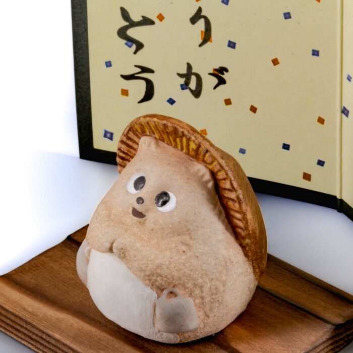 731535 tanuki mini schrein mini jinja japanischer marderhund beige weiss braun schwarz 005