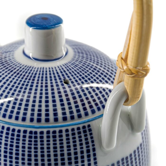 845724 tokusa porzellankanne jikichabin 600 ml weiss blau 006